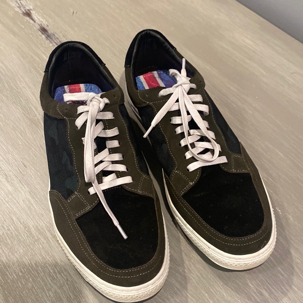 Men’s English Laundry sneakers